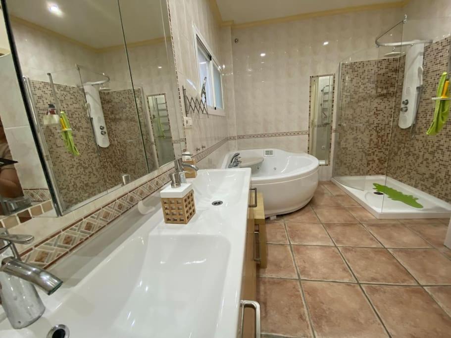 Villa Espectacular Atico Duplex Con 2 Terrazas & Piscina à Málaga Extérieur photo